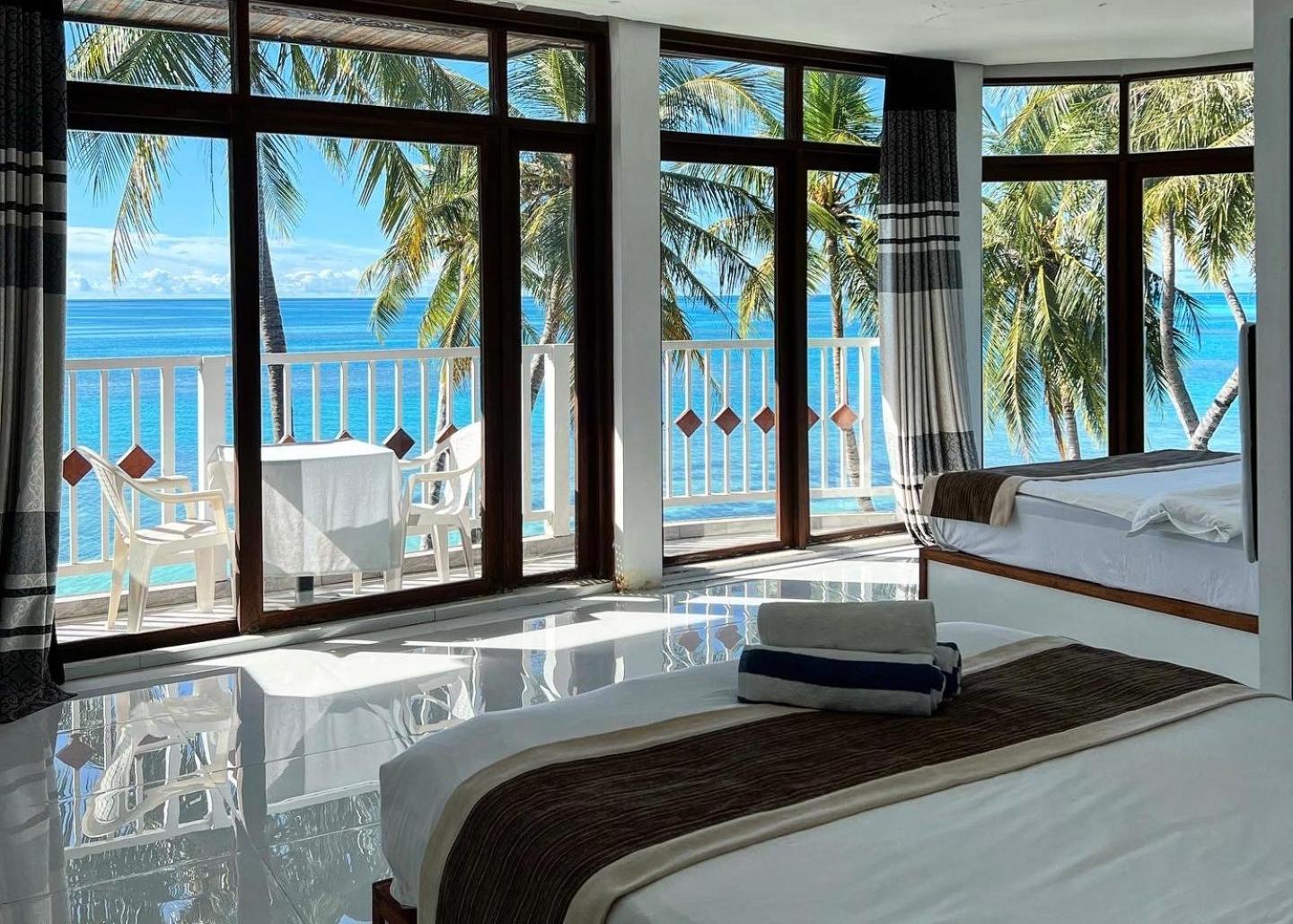 Heron Beach Hotel - The Best Maldivian Getaway In Dhiffushi,Maldives 外观 照片